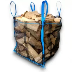 Midi Holzbag in 45-Grad-Ansicht – kleiner Woodbag aus HDPE-Vollnetz für Kaminholz